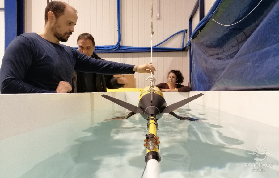 Ρύθμιση της ευστάθειας του glider στο εργαστήριο, ενώ είναι ενσωματωμένος πάνω του ο αυτόνομος αισθητήρας